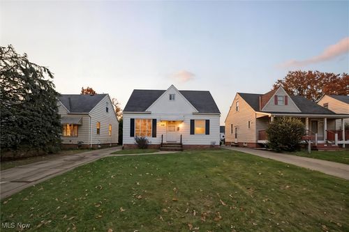 14817 Brunswick Ave, Maple Heights, OH, 44137-3819 | Card Image