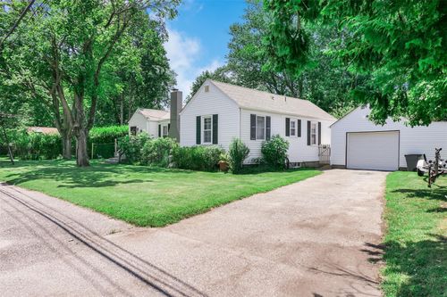 7 Clover Ln, Brookhaven, NY, 11719-9744 | Card Image