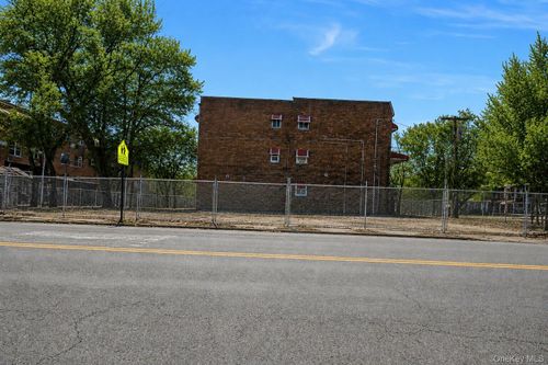 1910 Randall Ave, Bronx, NY, 10473-2939 | Card Image