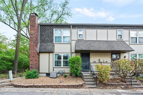 23 W Bannister Rd, Kansas City, MO, 64114-4009 | Card Image