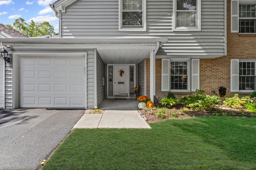 unit-2702-0N200 Windermere Rd, Winfield, IL, 60190-1935 | Card Image