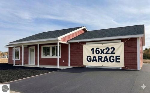31 Mockingbird Dr, Traverse City, MI, 49685 | Card Image