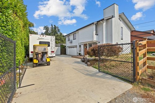 230 Heather Dr, Camano Island, WA, 98282-8737 | Card Image