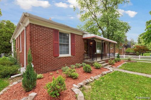 11410 Auburndale St, Livonia, MI, 48150-2881 | Card Image