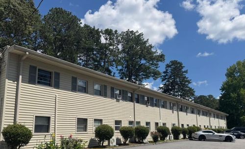 c12-2109 Pine Tree Dr, Buford, GA, 30518-1200 | Card Image