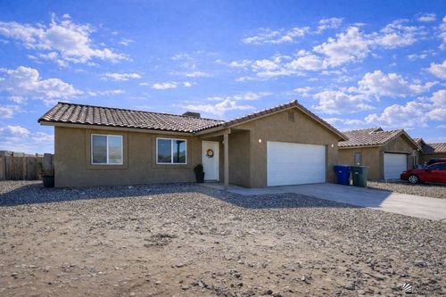7961 E 44th Ln, Yuma, AZ, 85365-5729 | Card Image