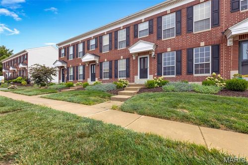 313-860 Brookmead Dr, O Fallon, MO, 63366-7572 | Card Image
