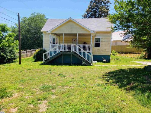 31 Mccaughrin St, Pelzer, SC, 29669-1751 | Card Image