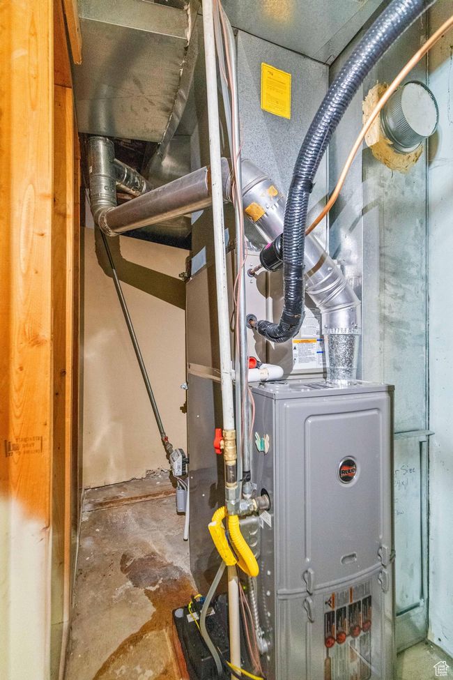 Utilities with heating unit | Image 19