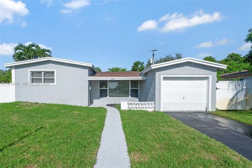 3303-3303 Nw 37th Ave, Lauderdale Lakes, FL, 33309-5326 | Card Image