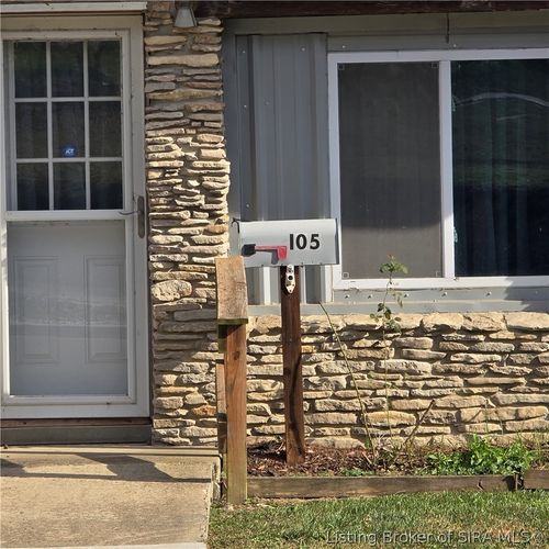 105 Elizabeth Street, Salem, IN, 47167 | Card Image