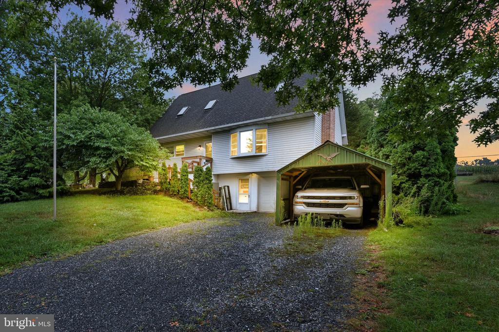 Heagy Dr, Lebanon, PA 17046