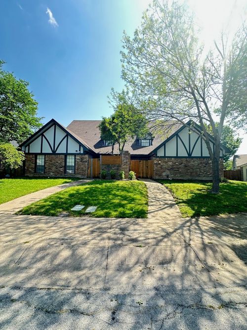 2-9406 Summerhill Ln, Dallas, TX, 75238-1038 | Card Image