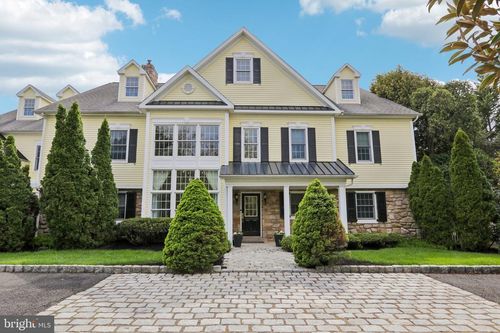 209 E Welsh Rd, MAPLE GLEN, PA, 19002-2314 | Card Image
