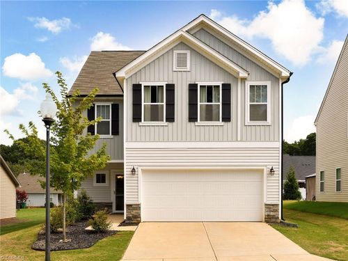 1453 Finwick Dr, Pfafftown, NC, 27040-9031 | Card Image