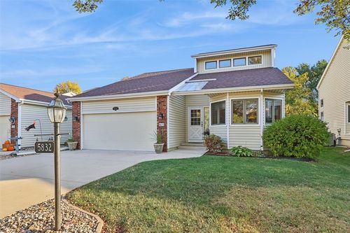 5832 Vista Dr, West Des Moines, IA, 50266-7238 | Card Image