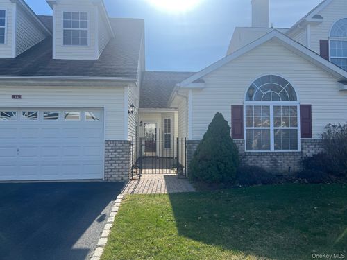 15 Constantine Way, Mount Sinai, NY, 11766-3000 | Card Image