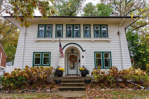 1027 W 11 Mile Rd, Royal Oak, MI, 48067-2450 | Card Image