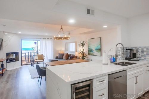 201-5726 La Jolla Blvd, La Jolla, CA, 92037 | Card Image
