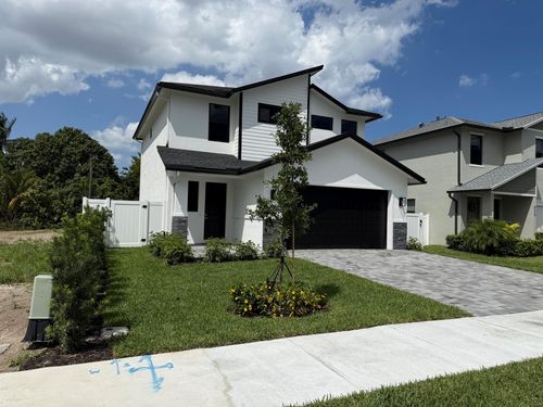 580 Lucky Ln, Delray Beach, FL, 33444-8150 | Card Image