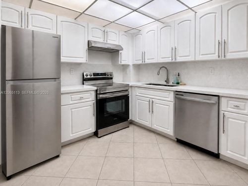 402-1621 Collins Ave, Miami Beach, FL, 33139-3123 | Card Image