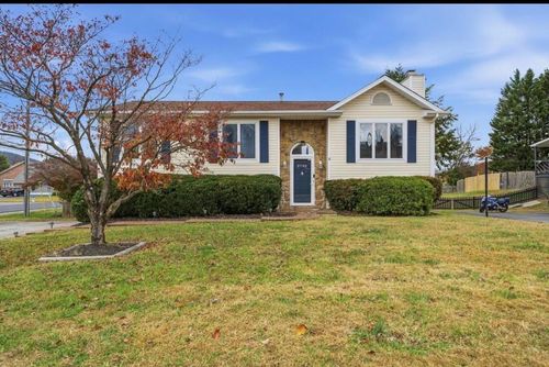 3702 Glade Hill Cir, Roanoke, VA, 24012-6454 | Card Image