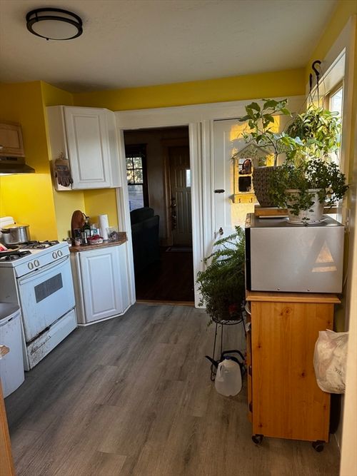 747 Middle St, Weymouth, MA, 02188-4012 | Card Image