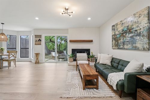 1428 Hampton Rd, Grapevine, TX, 76051-6654 | Card Image