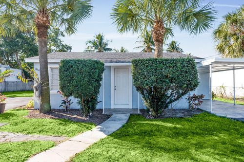 3800 10th Ave N, Palm Springs, FL, 33461-2808 | Card Image