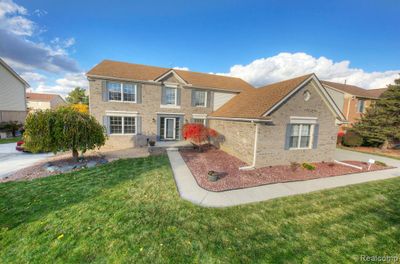 47014 Glastonbury Drive, Home with 4 bedrooms, 3 bathrooms and null parking in Canton Twp MI | Image 2