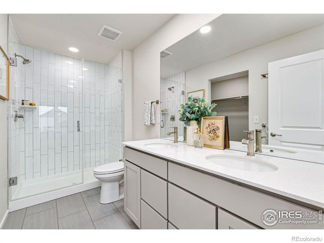 Primary Bathroom | Image 15