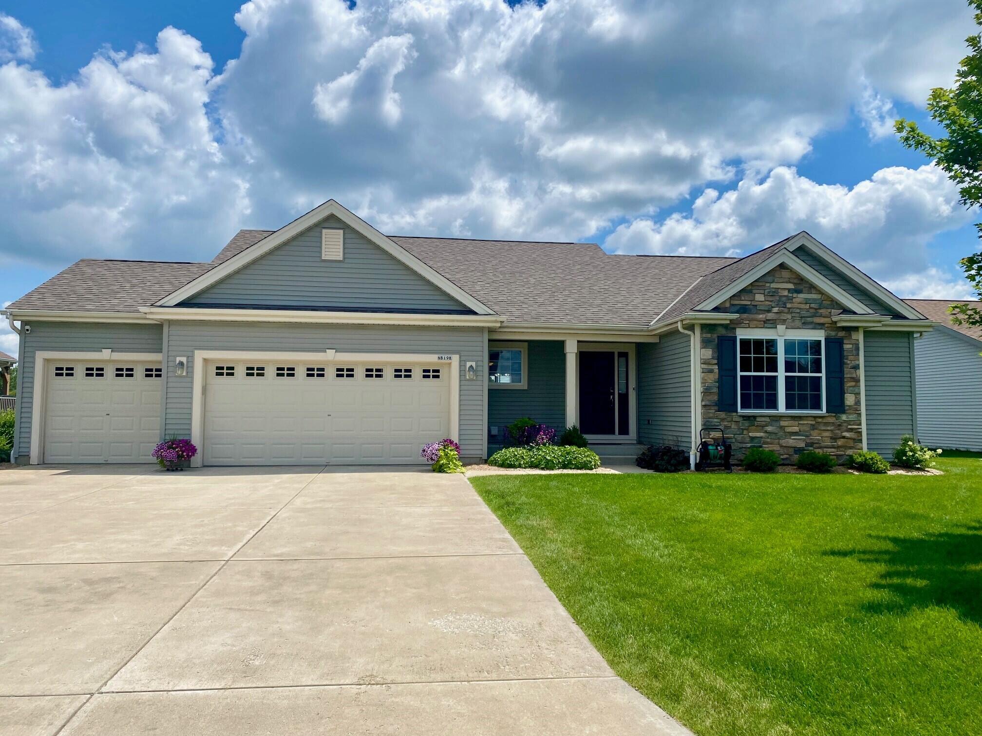 Woody Ln, Ixonia, WI 53036