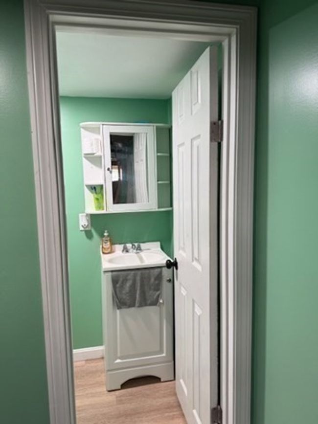10 Byron St, House other with 4 bedrooms, 2 bathrooms and 4 parking in Worcester MA | Image 24