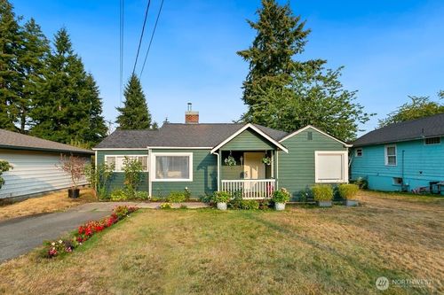 6113 Rockefeller Ave, Everett, WA, 98203-3837 | Card Image