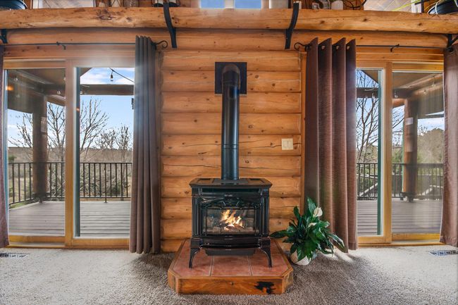 Gas burning stove | Image 14