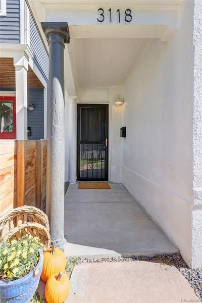 Great covered entry | Image 3