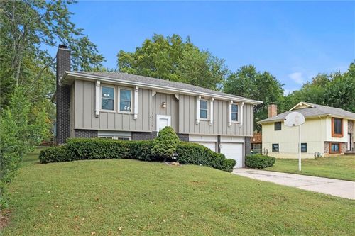 14214 W 63rd St, Shawnee, KS, 66216-3833 | Card Image