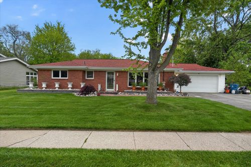 12623 Greenhill Dr, Grand Blanc, MI, 48439-1818 | Card Image