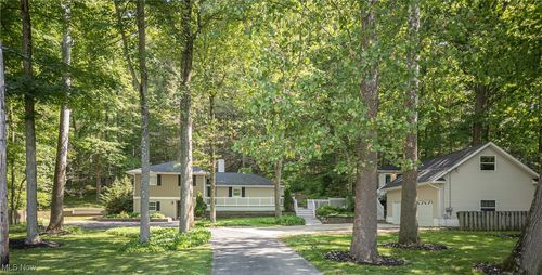 376 Miles Rd, Moreland Hills, OH, 44022-3310 | Card Image