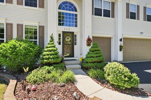 1327 Palisades Dr, Bolingbrook, IL, 60490-4952 | Card Image