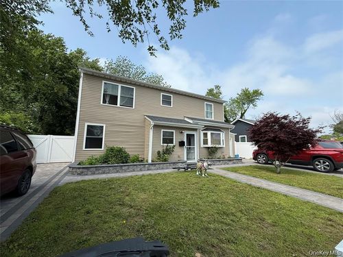 803 Bayview Ave, Amityville, NY, 11701-2005 | Card Image