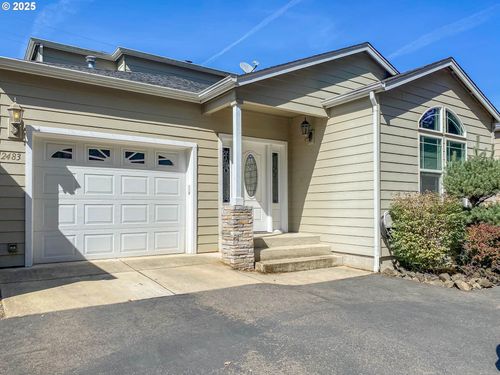 2483 Se Waldon Ave, Roseburg, OR, 97470-3827 | Card Image