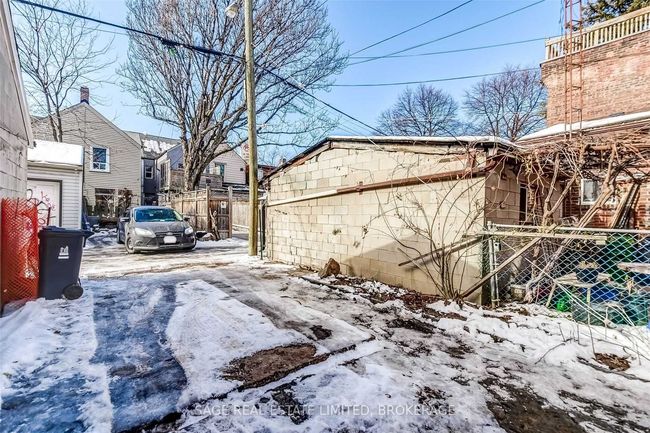 40 Euclid Ave, House attached with 3 bedrooms, 2 bathrooms and 1 parking in Toronto ON | Image 34