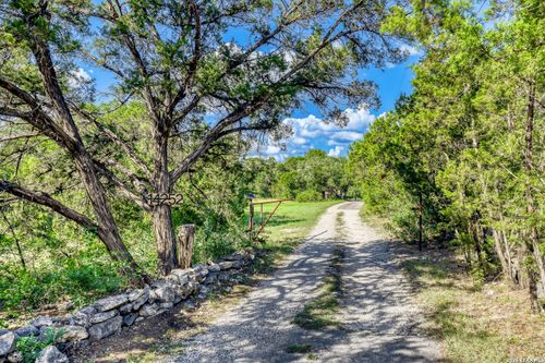 14252 Antonio Dr, Helotes, TX, 78023-3924 | Card Image