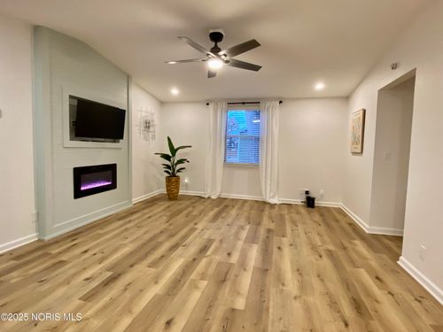 208 Gardner Ave, Northwood, OH, 43619-1544 | Card Image