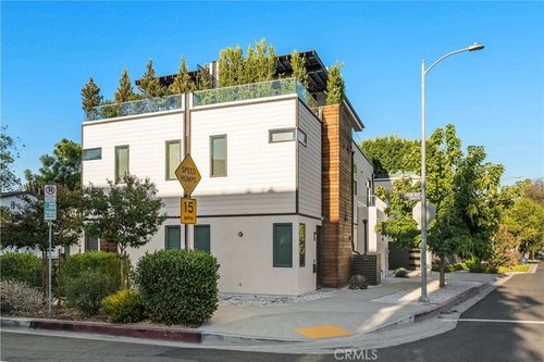 14659 Moorpark St, Sherman Oaks, CA, 91403-2815 | Card Image