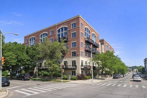 410-1515 N Van Buren Street, Milwaukee, WI, 53202 | Card Image