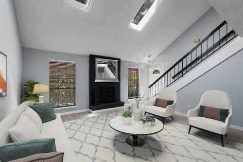 2008 Voltaire Dr, Austin, TX, 78752-2152 | Card Image