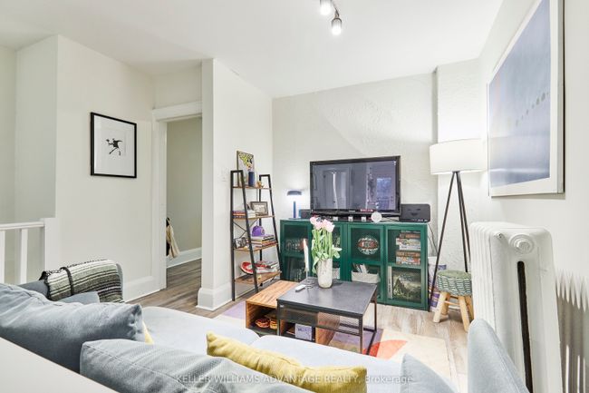 233 Kingston Rd, Home with 3 bedrooms, 3 bathrooms and 2 parking in Toronto ON | Image 24
