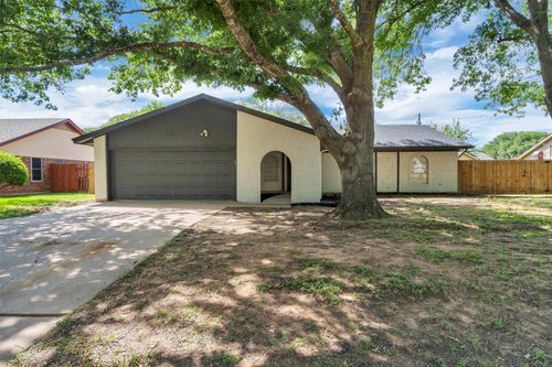 1302 Cindy Ct, Cleburne, TX, 76033-6605 | Card Image